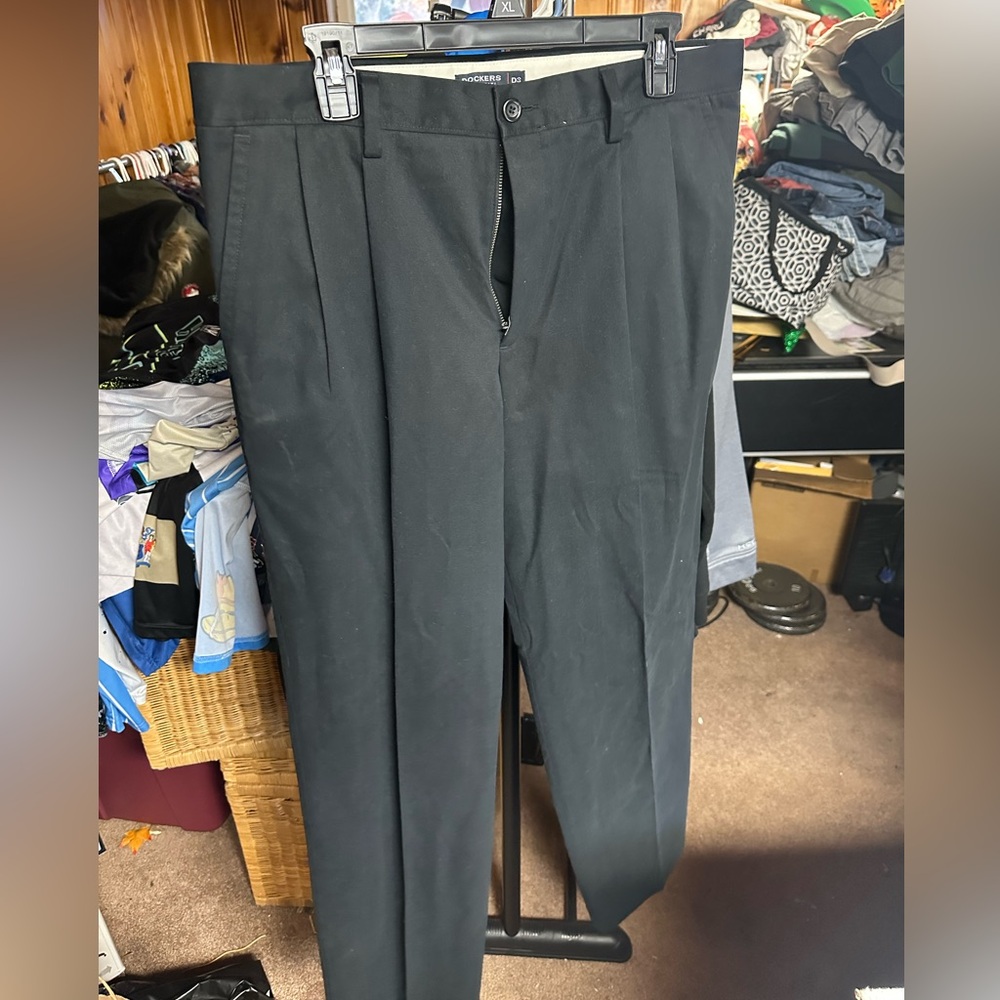 Men’s Dockers black pants